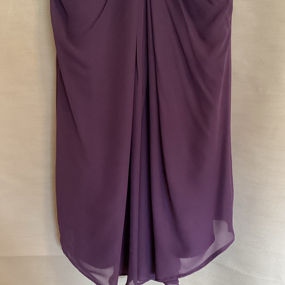 Stunning Elegant Eggplant Purple Lace-Shoulder Evening Dress - Picture 7 of 10